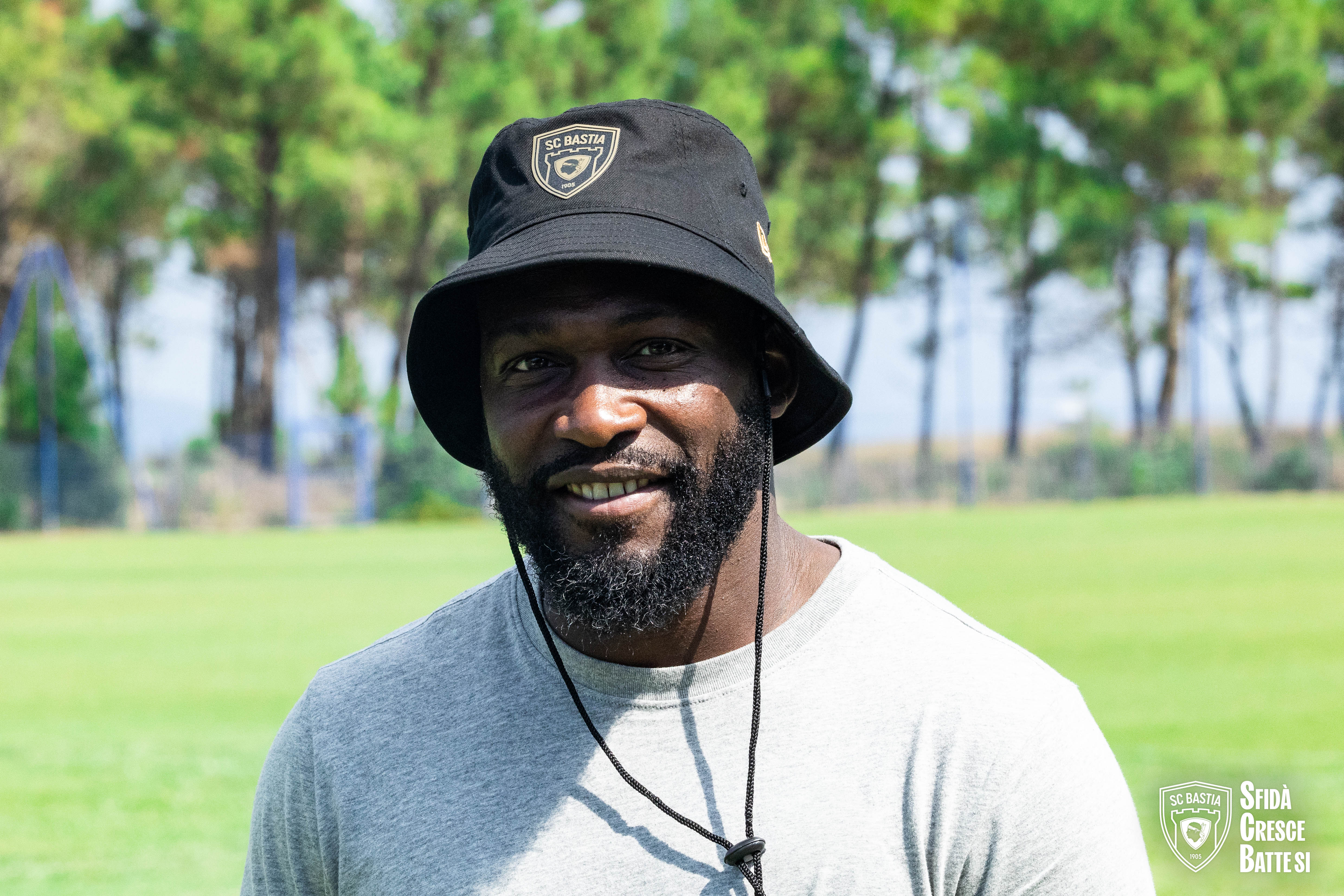 BOB  New Era -BUCKET - Noir